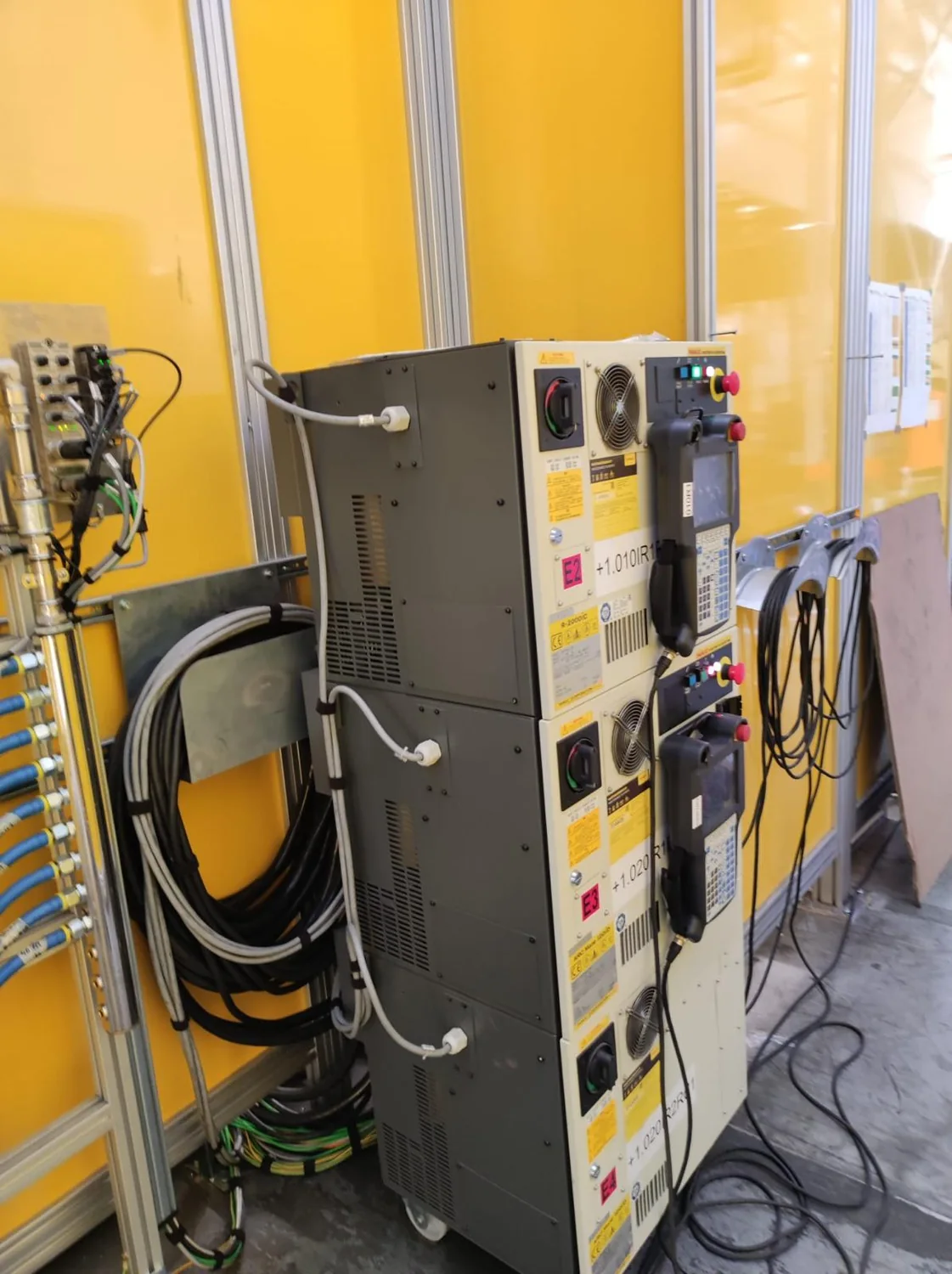 Industrial robotics workstation project