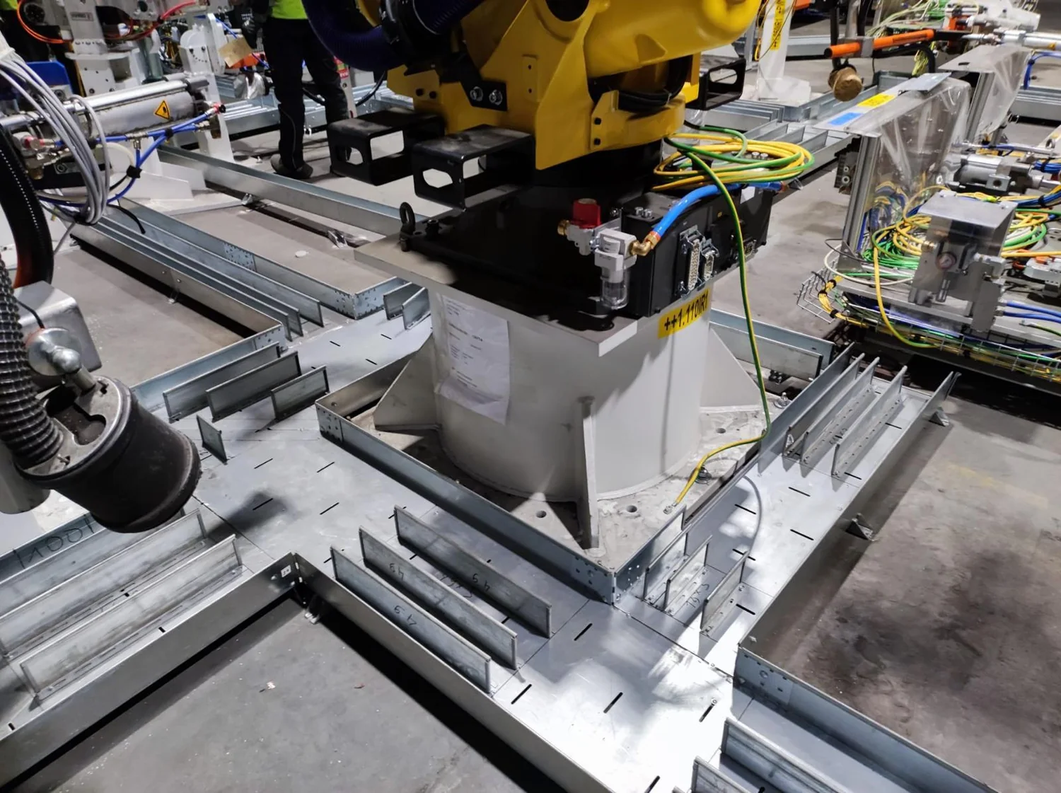 Industrial robotics workstation project