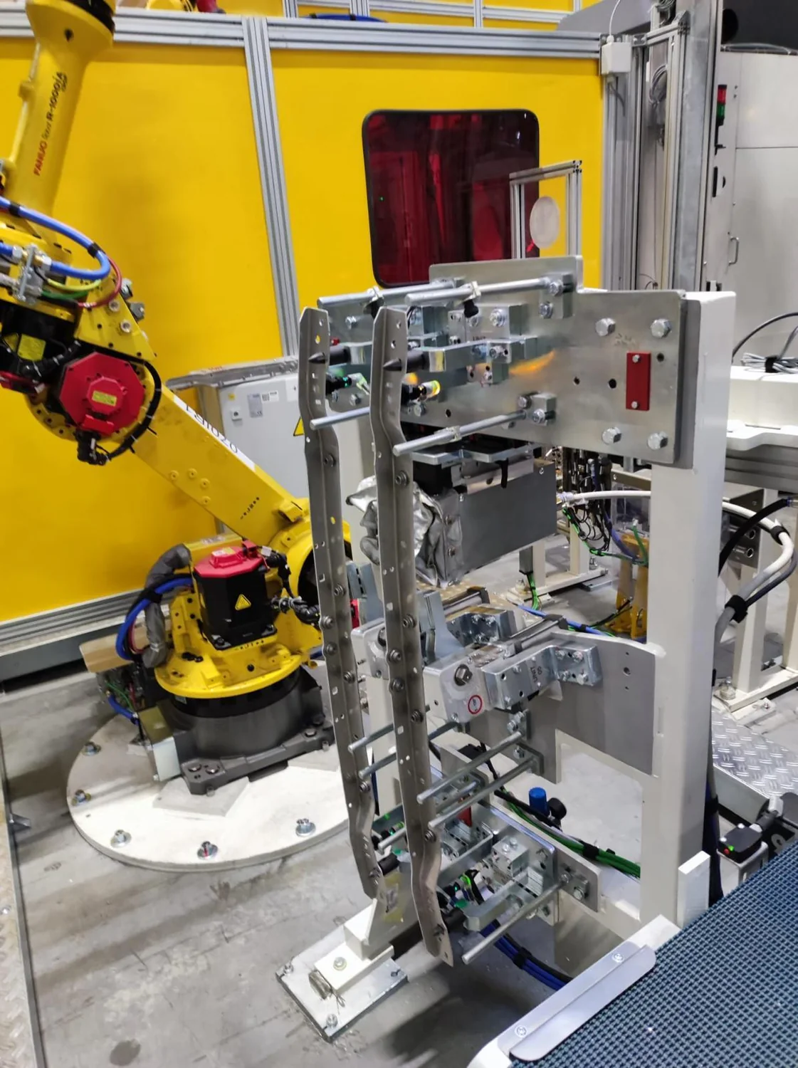 Industrial robotics workstation project