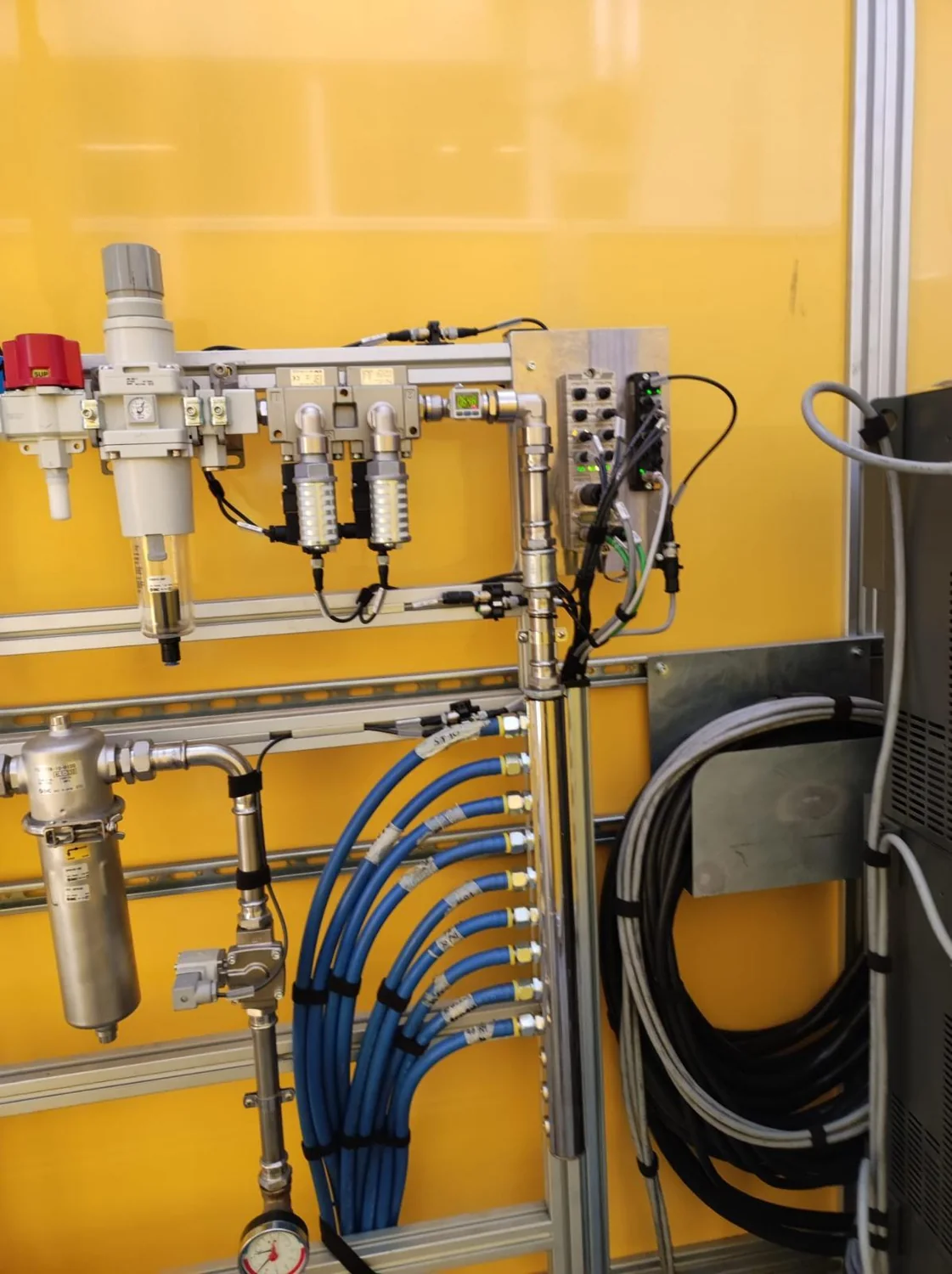 Industrial robotics workstation project