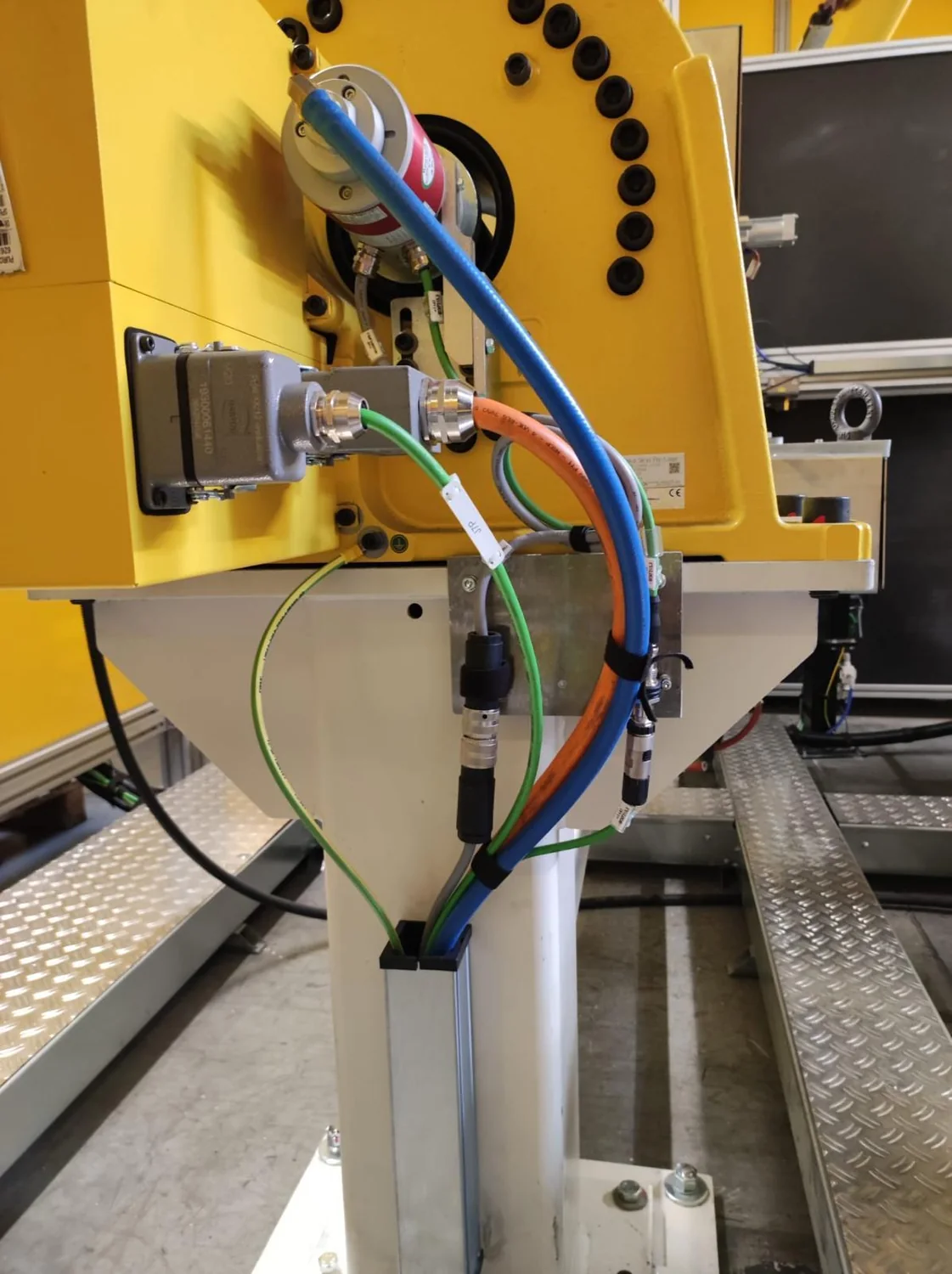 Industrial robotics workstation project